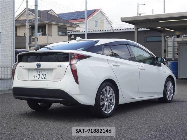 Toyota PRIUS 2017-12 8797155-3