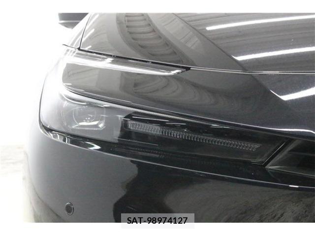 Toyota PRIUS 2023-02 8797144-11