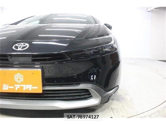 Toyota PRIUS 2023-02 8797144-12