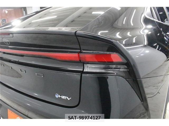 Toyota PRIUS 2023-02 8797144-16