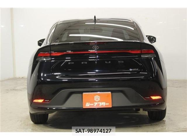 Toyota PRIUS 2023-02 8797144-5