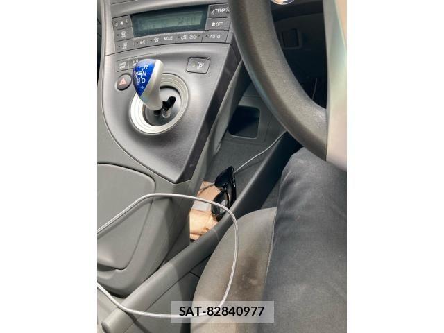 Toyota PRIUS 2009-11 8797191-19