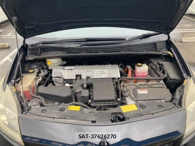 Toyota PRIUS 2013-10 8797193-16