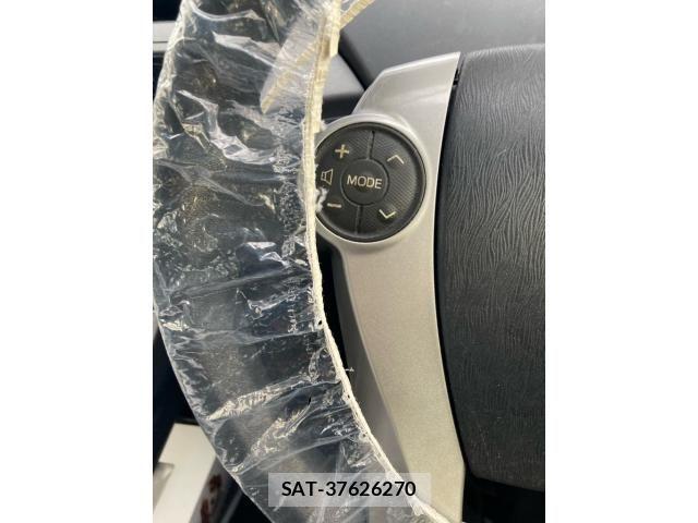 Toyota PRIUS 2013-10 8797193-20