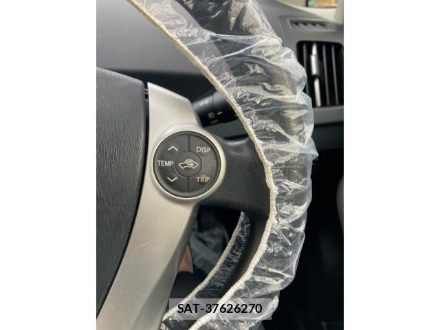Toyota PRIUS 2013-10 8797193-21