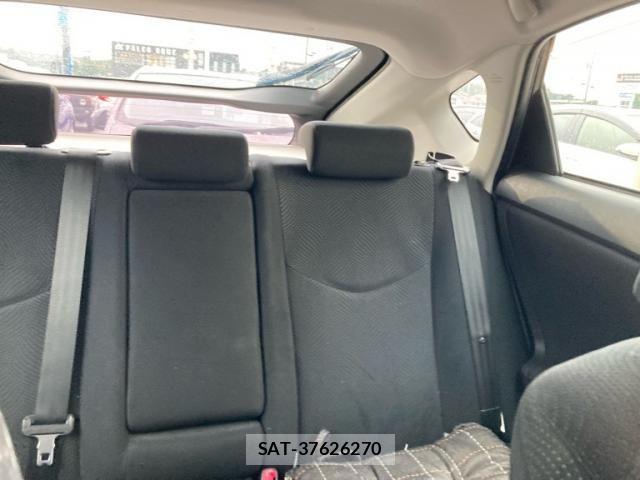 Toyota PRIUS 2013-10 8797193-27