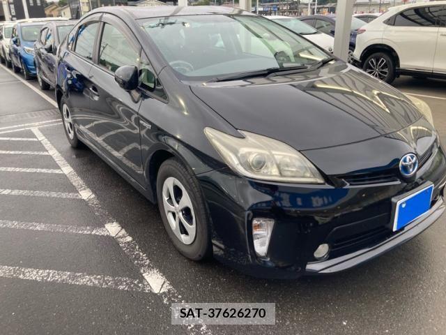 Toyota PRIUS 2013-10 8797193-2