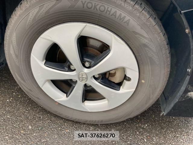 Toyota PRIUS 2013-10 8797193-3