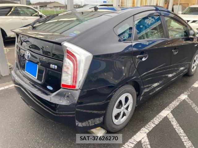 Toyota PRIUS 2013-10 8797193-6