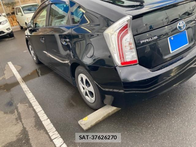 Toyota PRIUS 2013-10 8797193-7