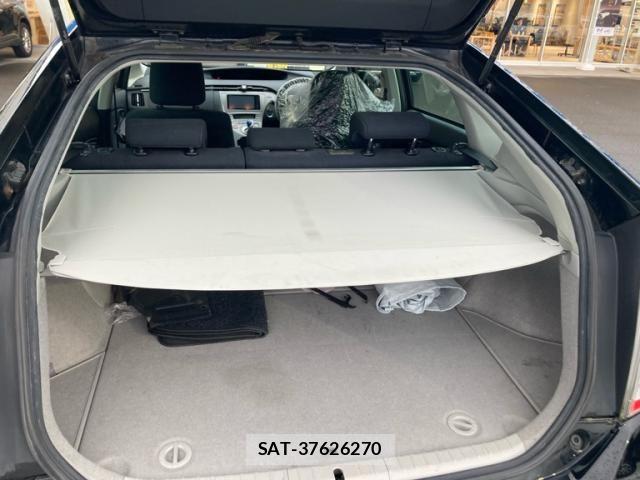 Toyota PRIUS 2013-10 8797193-8