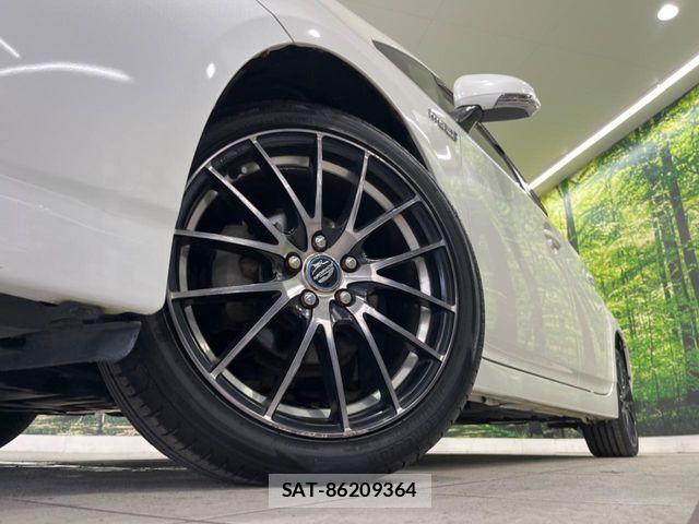 Toyota PRIUS 2013-11 8797160-12