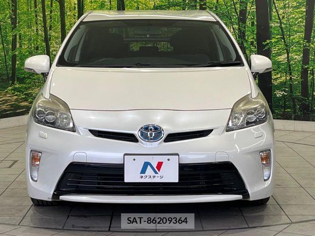 Toyota PRIUS 2013-11 8797160-13
