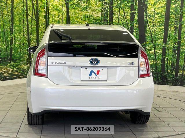 Toyota PRIUS 2013-11 8797160-14