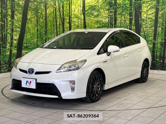 Toyota PRIUS 2013-11 8797160-15