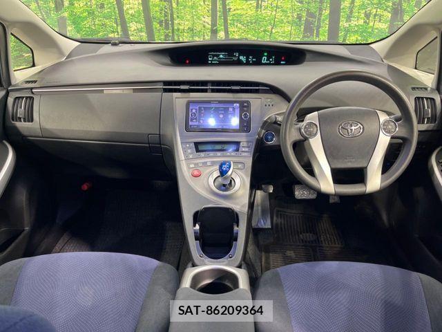 Toyota PRIUS 2013-11 8797160-1