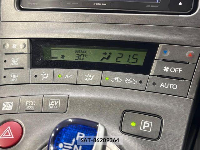 Toyota PRIUS 2013-11 8797160-6