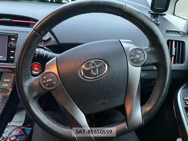 Toyota PRIUS 2015-06 8797178-13
