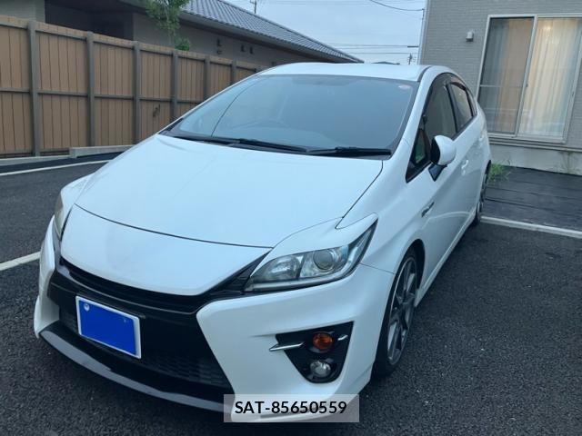 Toyota PRIUS 2015-06 8797178-1