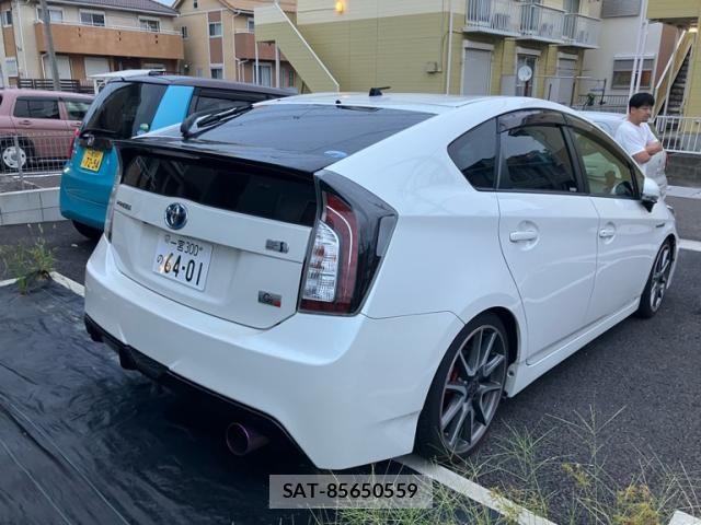 Toyota PRIUS 2015-06 8797178-2