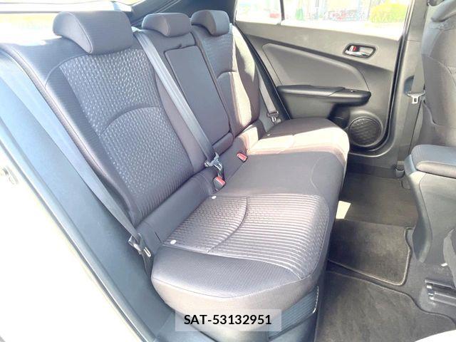 Toyota PRIUS 2017-06 8797150-10