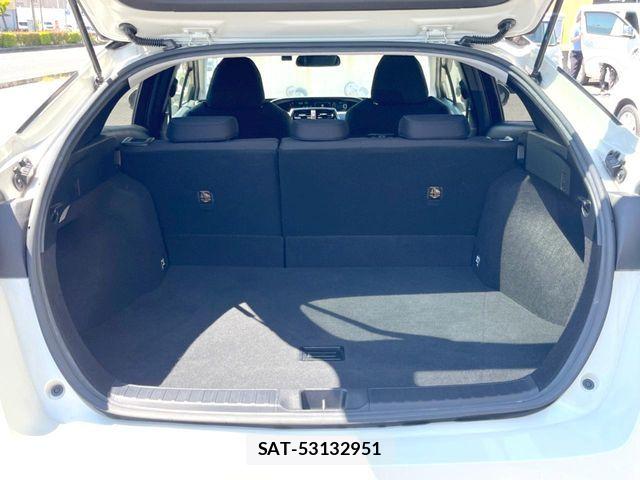 Toyota PRIUS 2017-06 8797150-11