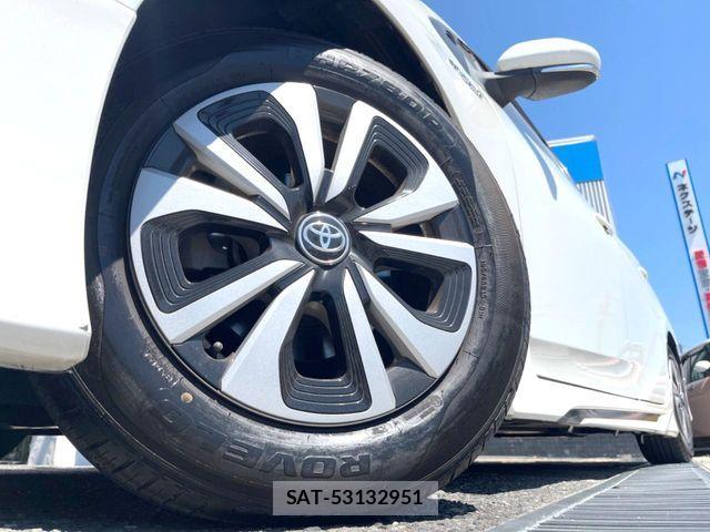 Toyota PRIUS 2017-06 8797150-14