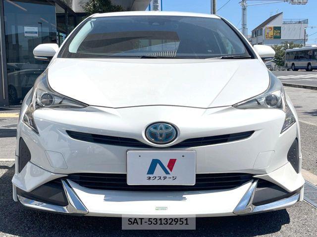 Toyota PRIUS 2017-06 8797150-15