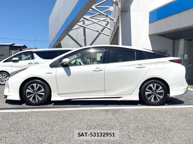 Toyota PRIUS 2017-06 8797150-16