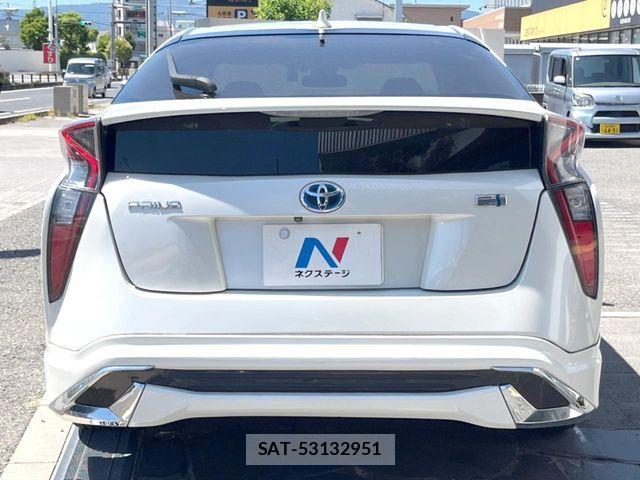 Toyota PRIUS 2017-06 8797150-17