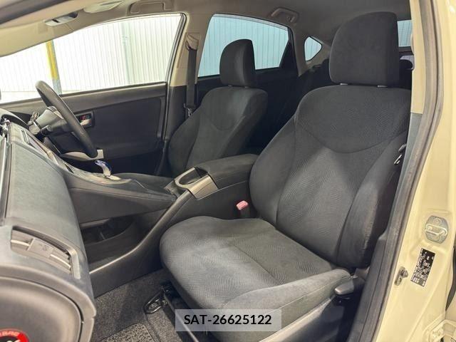 Toyota PRIUS 2012-03 8797171-11