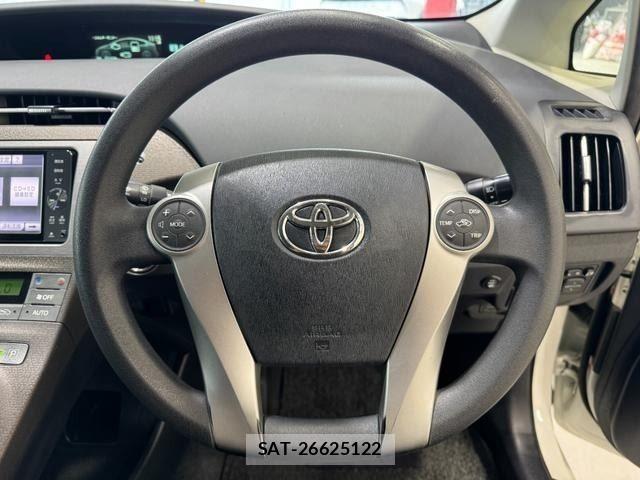 Toyota PRIUS 2012-03 8797171-14