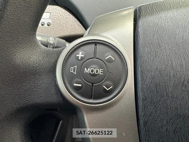 Toyota PRIUS 2012-03 8797171-15