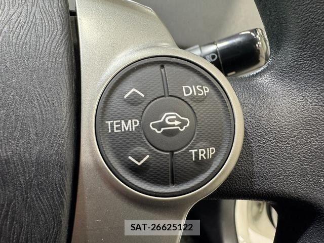 Toyota PRIUS 2012-03 8797171-16