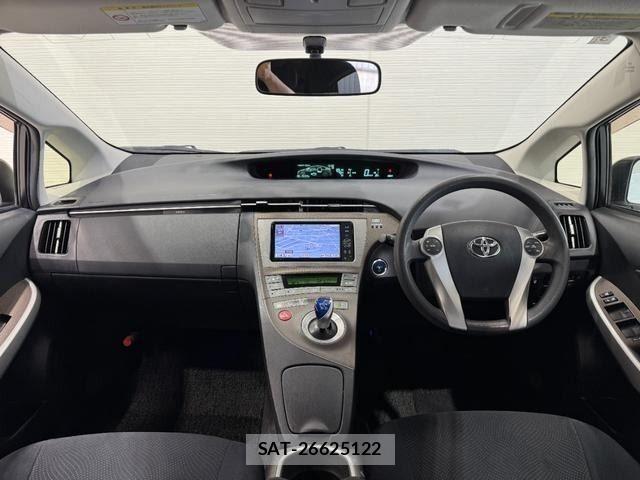 Toyota PRIUS 2012-03 8797171-1