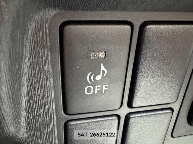 Toyota PRIUS 2012-03 8797171-27