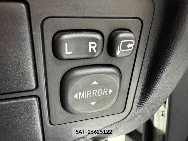 Toyota PRIUS 2012-03 8797171-28