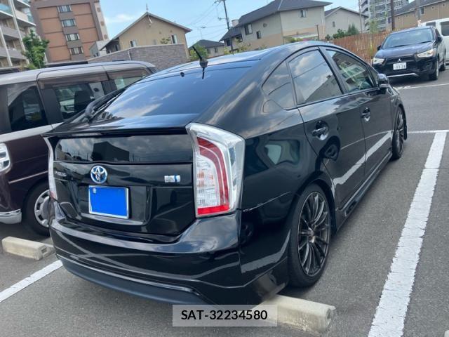 Toyota PRIUS 2015-11 8797177-7