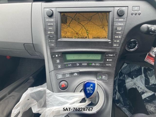 Toyota PRIUS 2011-03 8797192-24