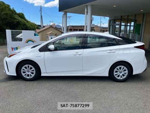 Toyota PRIUS 2019-06 8797149-18