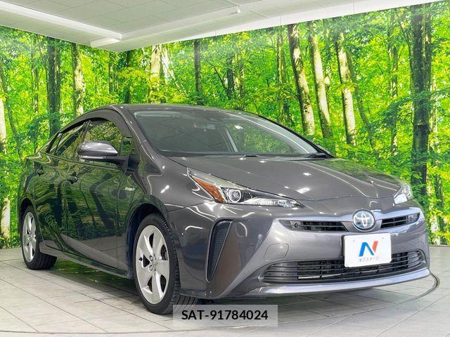 Toyota PRIUS 2019-07 8797158-15