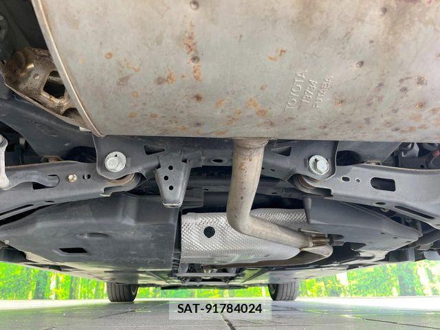 Toyota PRIUS 2019-07 8797158-18