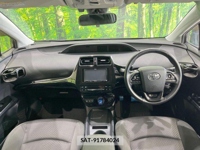 Toyota PRIUS 2019-07 8797158-1