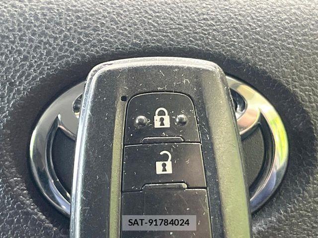 Toyota PRIUS 2019-07 8797158-6