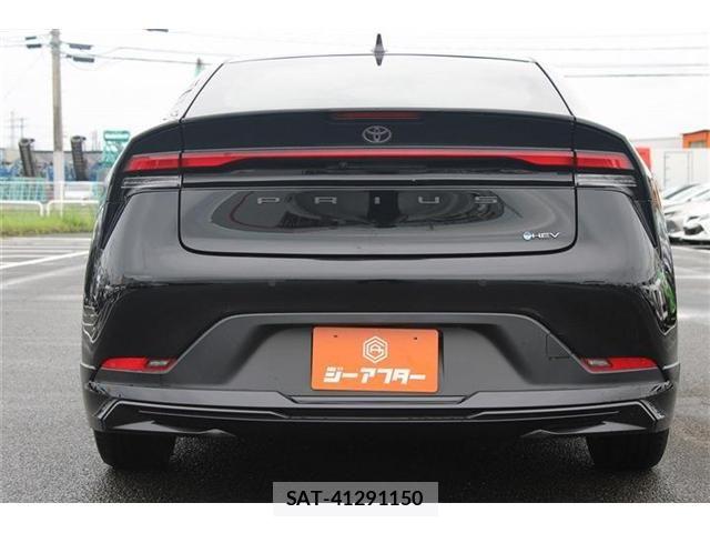 Toyota PRIUS 2023-05 8797146-10