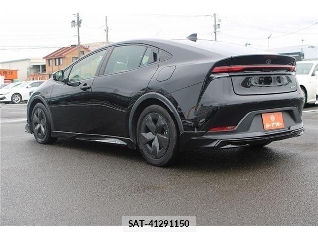 Toyota PRIUS 2023-05 8797146-11