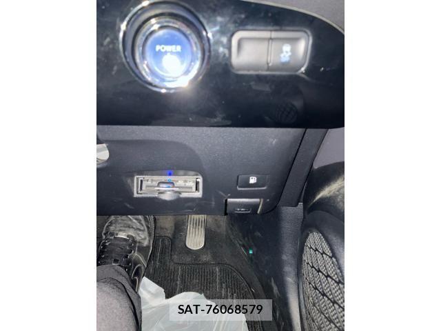 Toyota PRIUS 2017-09 8797157-14