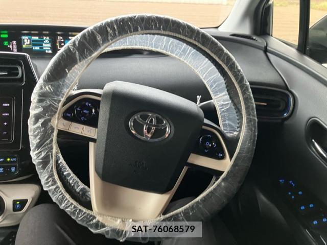 Toyota PRIUS 2017-09 8797157-15