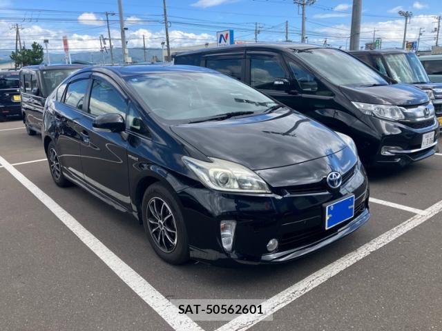 Toyota PRIUS 2014-06 8797184-0
