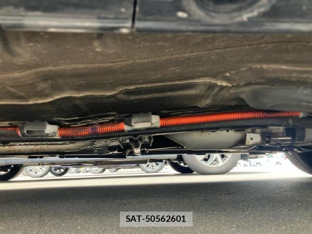 Toyota PRIUS 2014-06 8797184-10